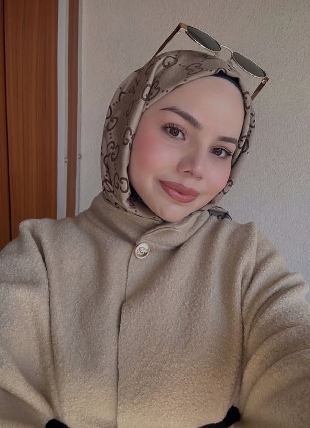 Safran Bakımlı Escort Bayan Efsane